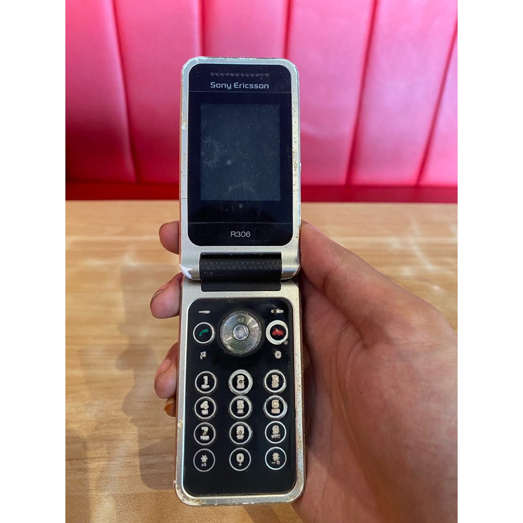 Hp Jadul Sony Ericsson R306 Bahan/mati