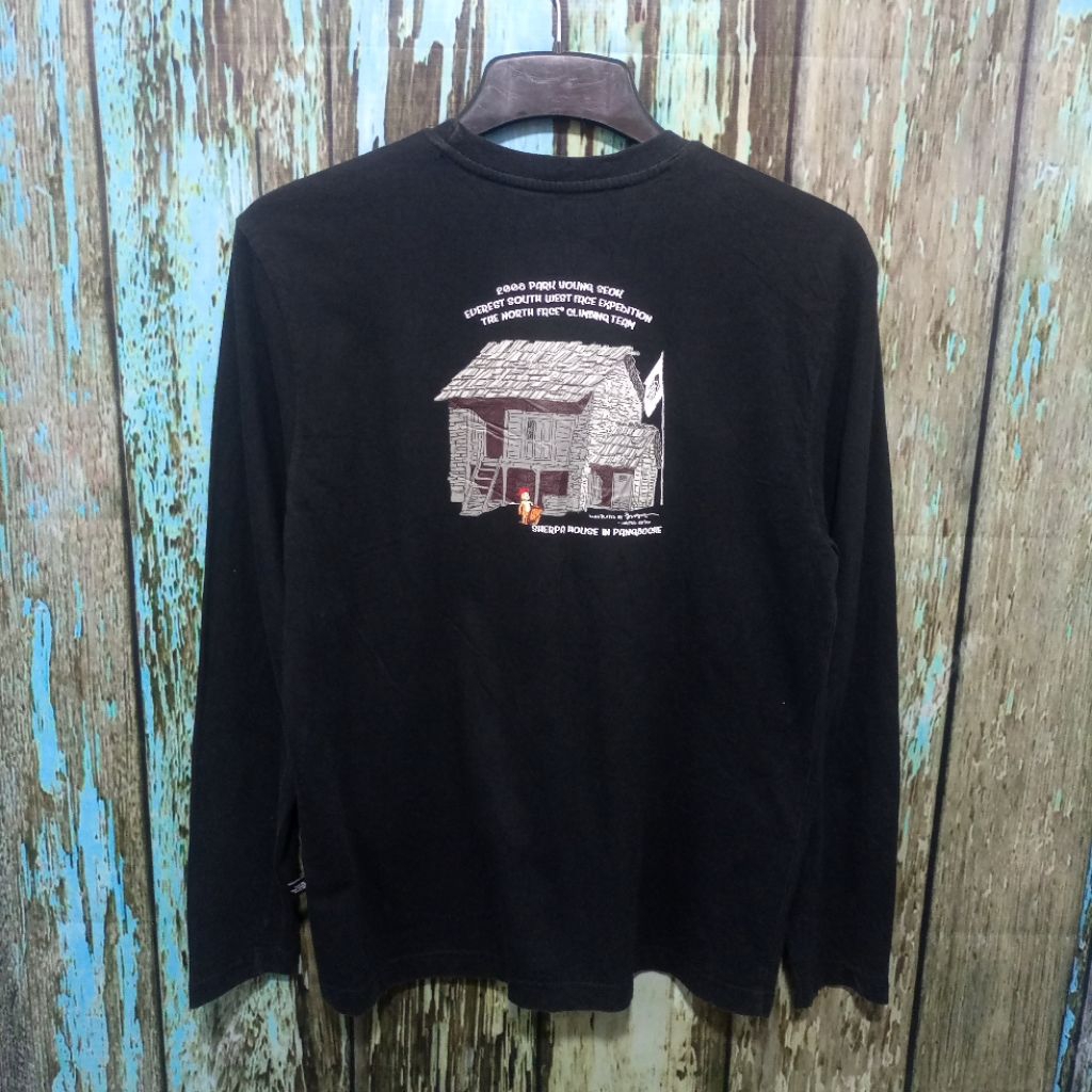Long slave / kaos panjang THE NORTH FACE bagus size M  (P 69cm L 51cm)