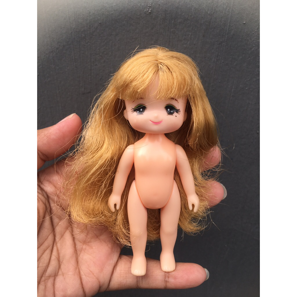 boneka cantik adeknya licca