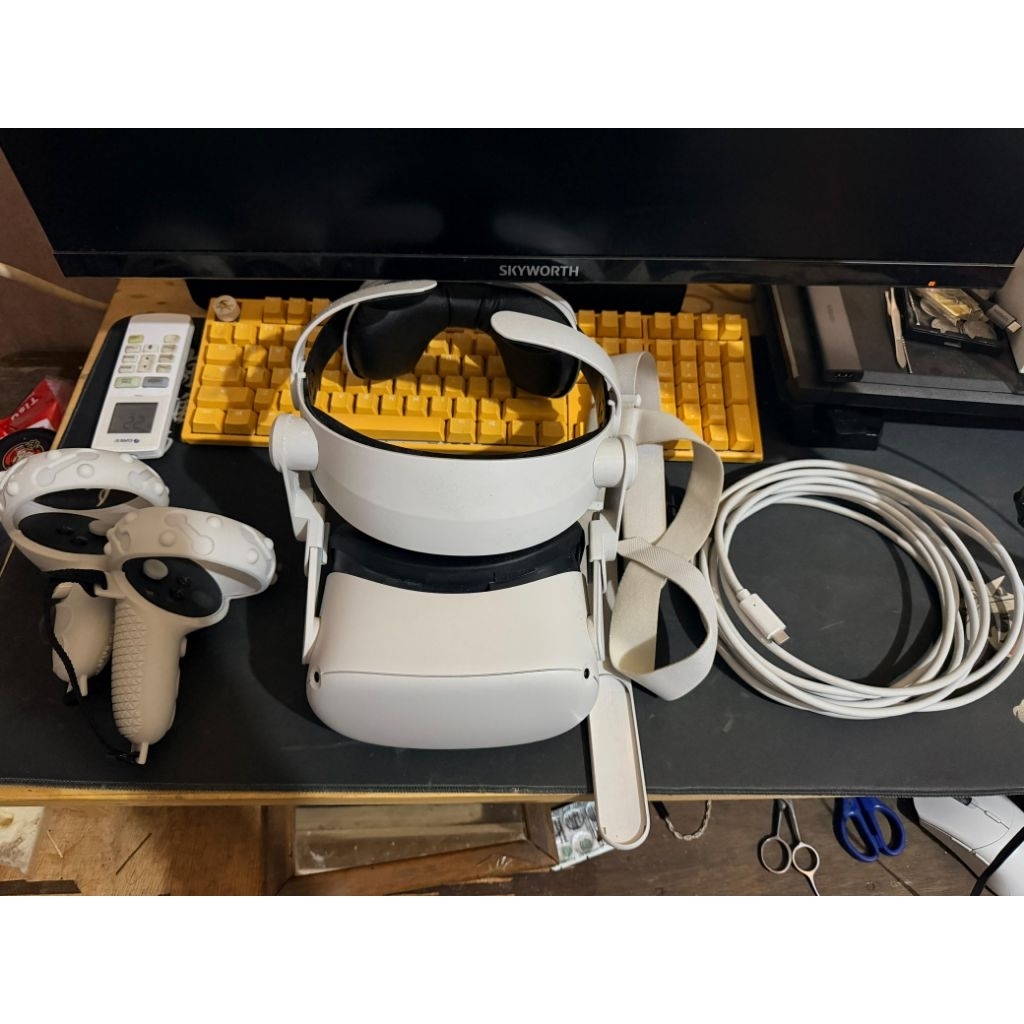 VR Oculus Quest 2 / Meta Quest 2 256GB Mulus Full box dan peripheral