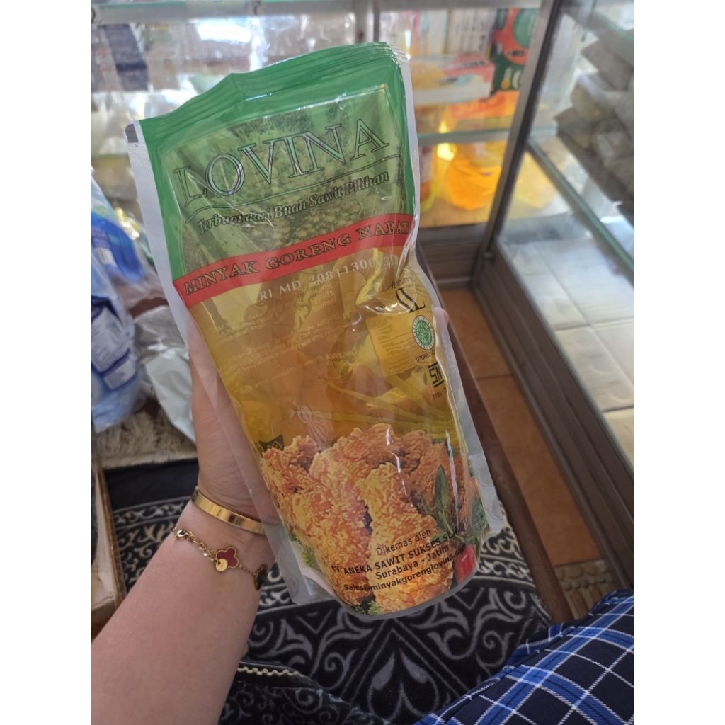 MINYAK GORENG LOVINA REFILL 1L