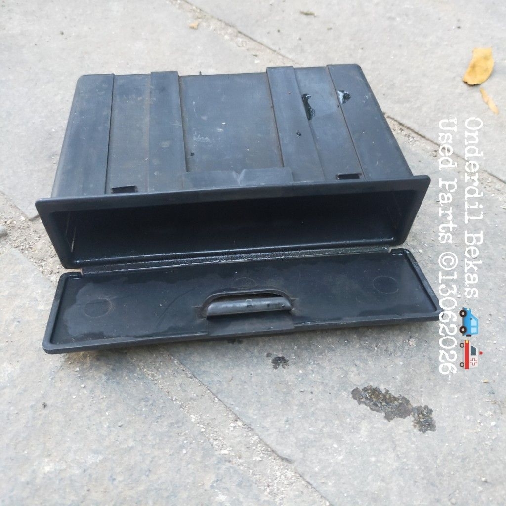 kompartemen console box Suzuki Forsa GLX