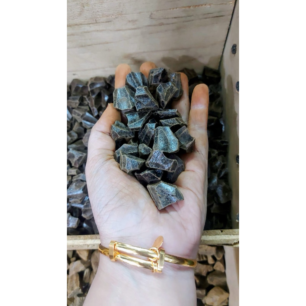 gaharu 100gr /aroma terapi/ oud /gaharu asli / oud Kalimantan /oud Merauke