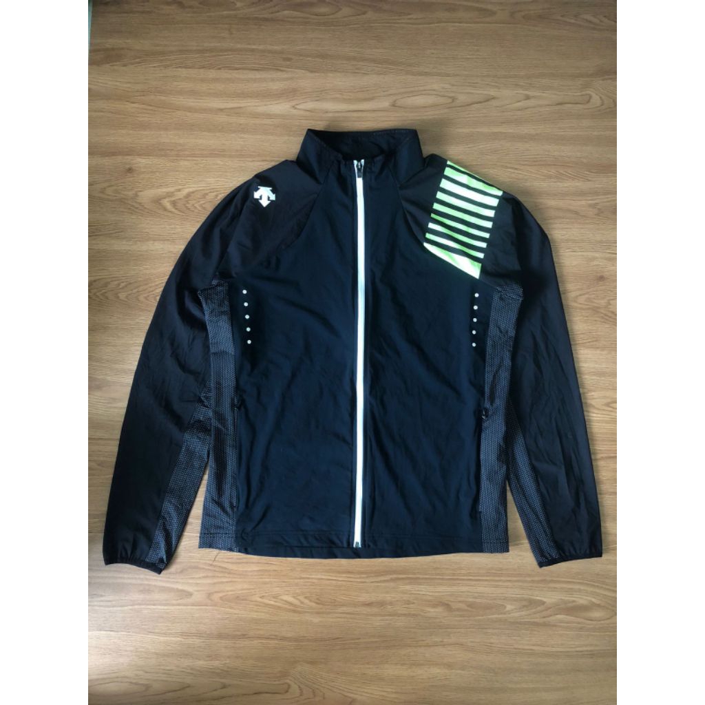 Jacket Running Descente Pria
