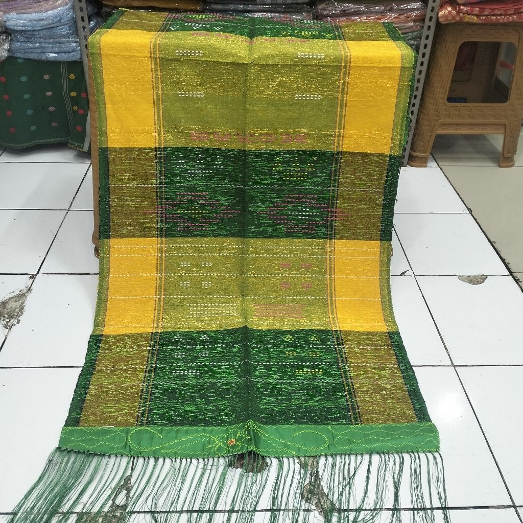ULOS SADUM MARUMBAI WARNA HIJAU