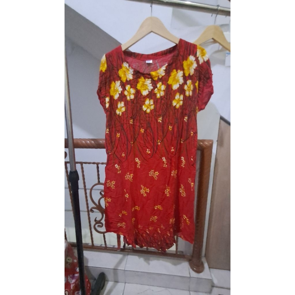 daster merah bunga