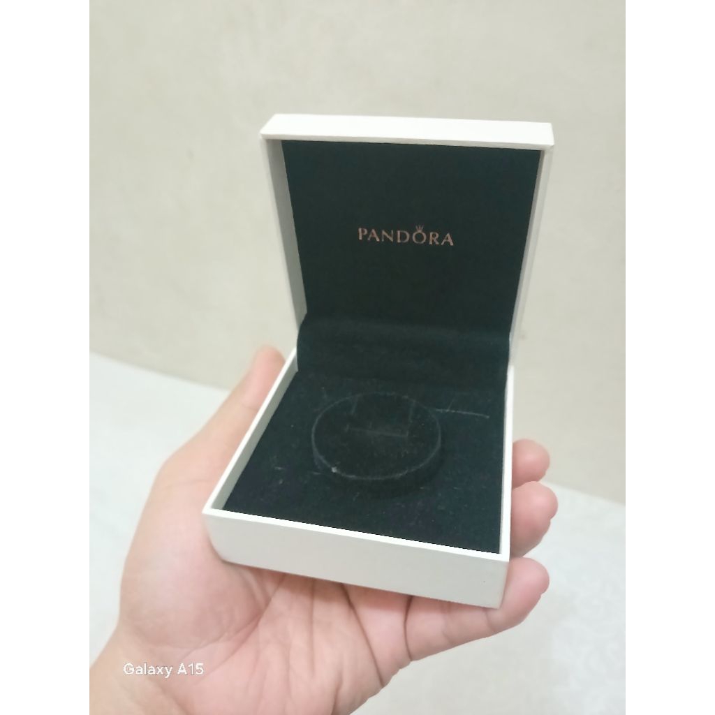 Box PANDORA preloved