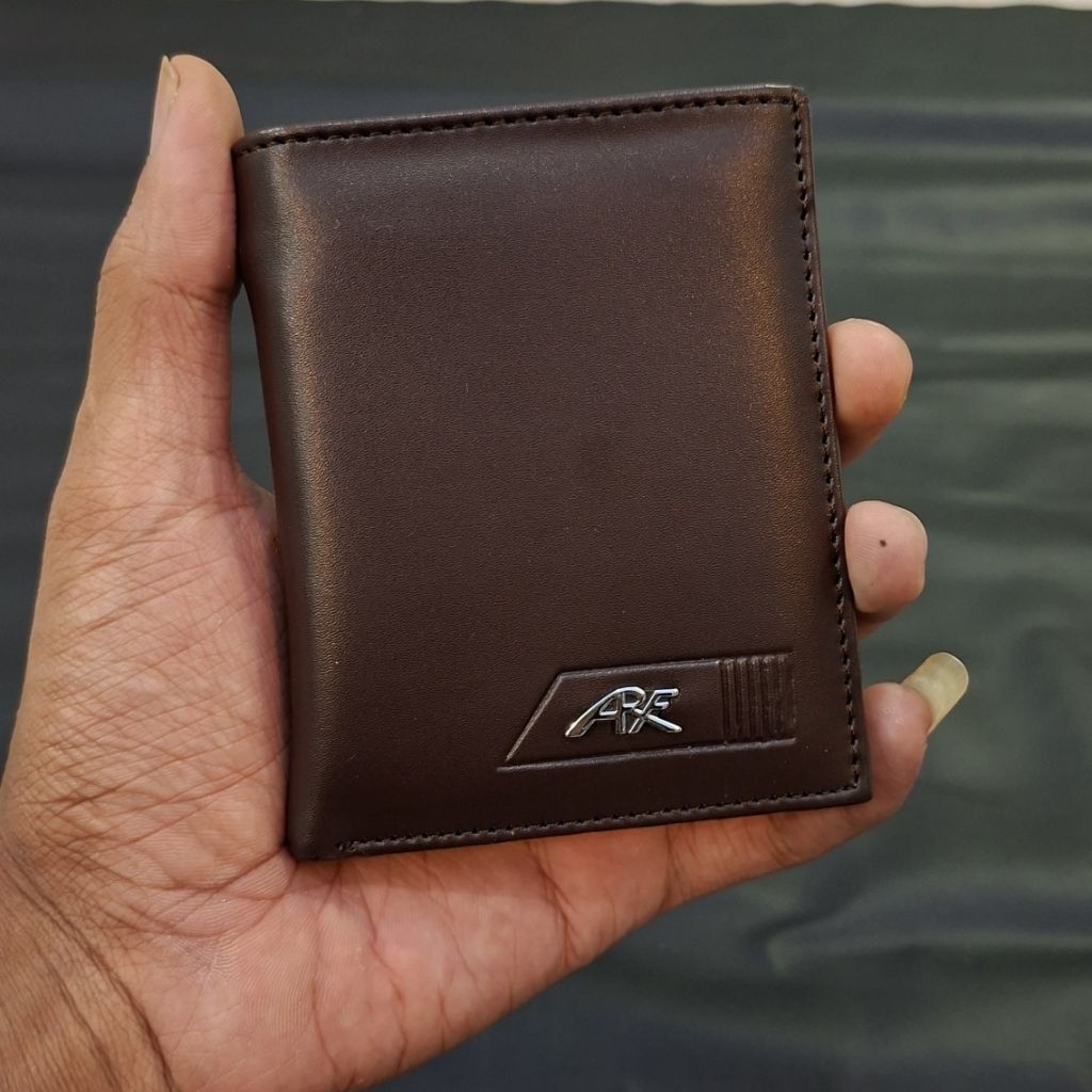 Dompet kulit asli ban halus pria lipat buku mode  berdiri