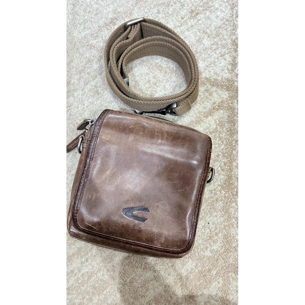 PRELOVED TAS SELEMPANG CAMEL ACTIVE