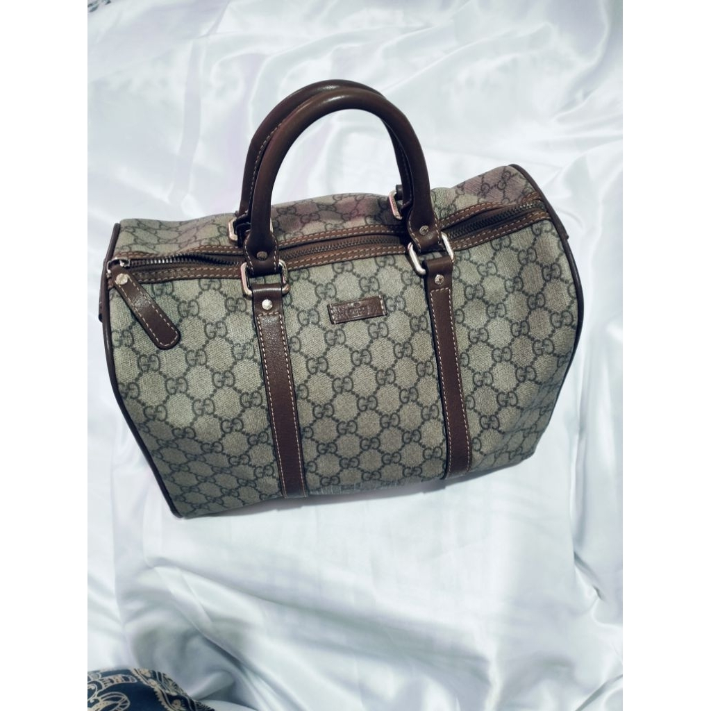 Tas Boston classic preloved