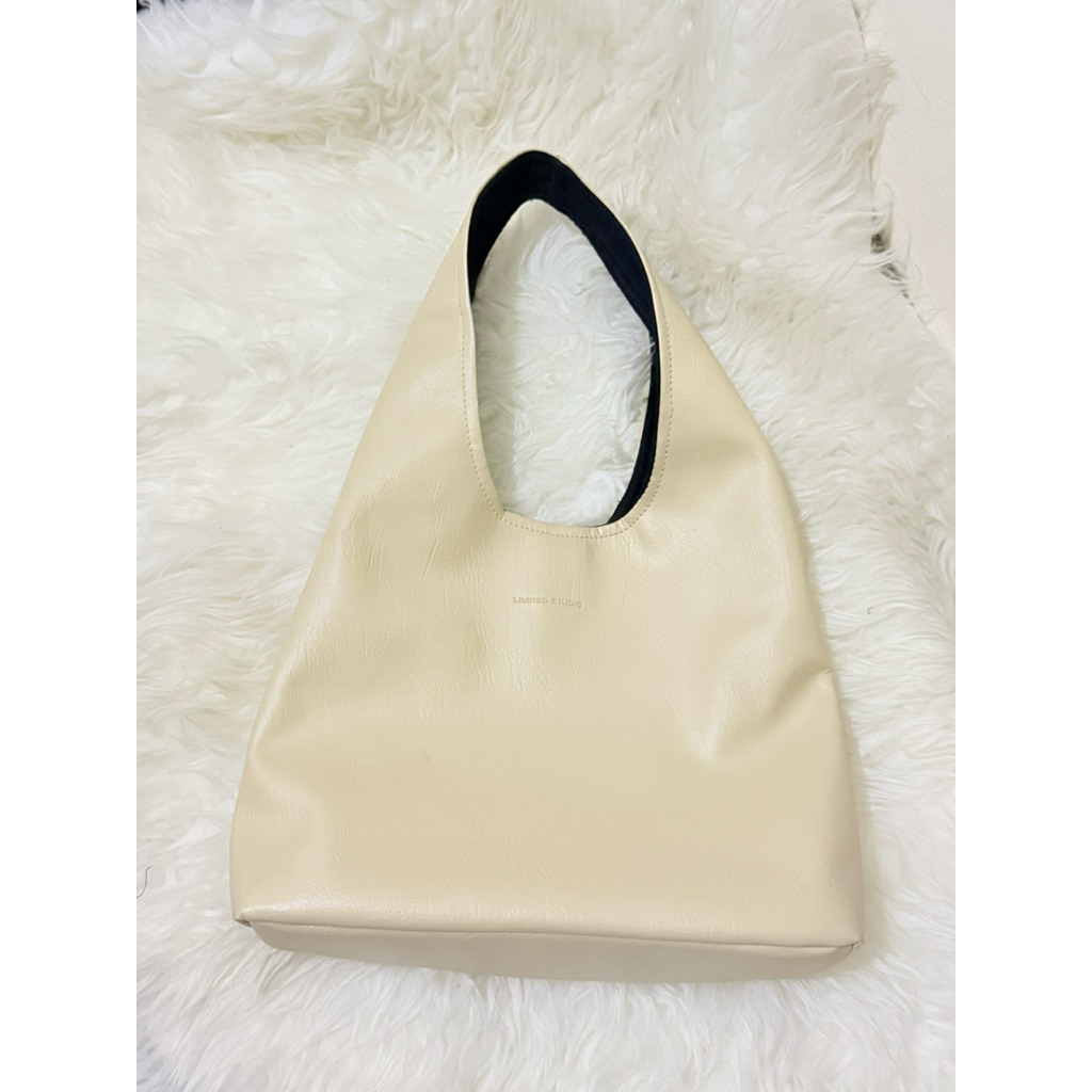 LIMITED STUDIO MEDIUM CREAM BAG
