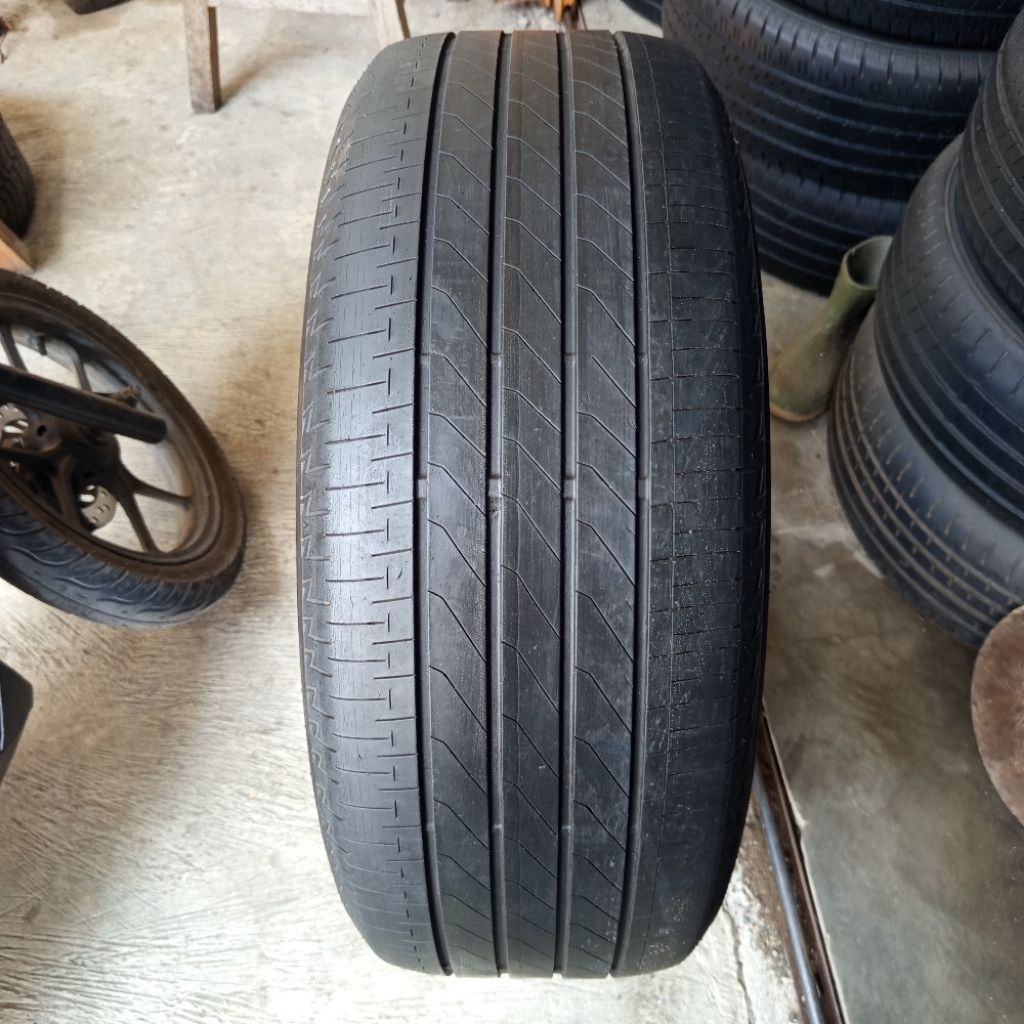 Bridgestone Turanza T005 225/55 R17
