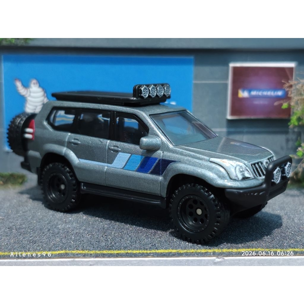 Hot Wheels Premium Toyota Land Cruiser Prado