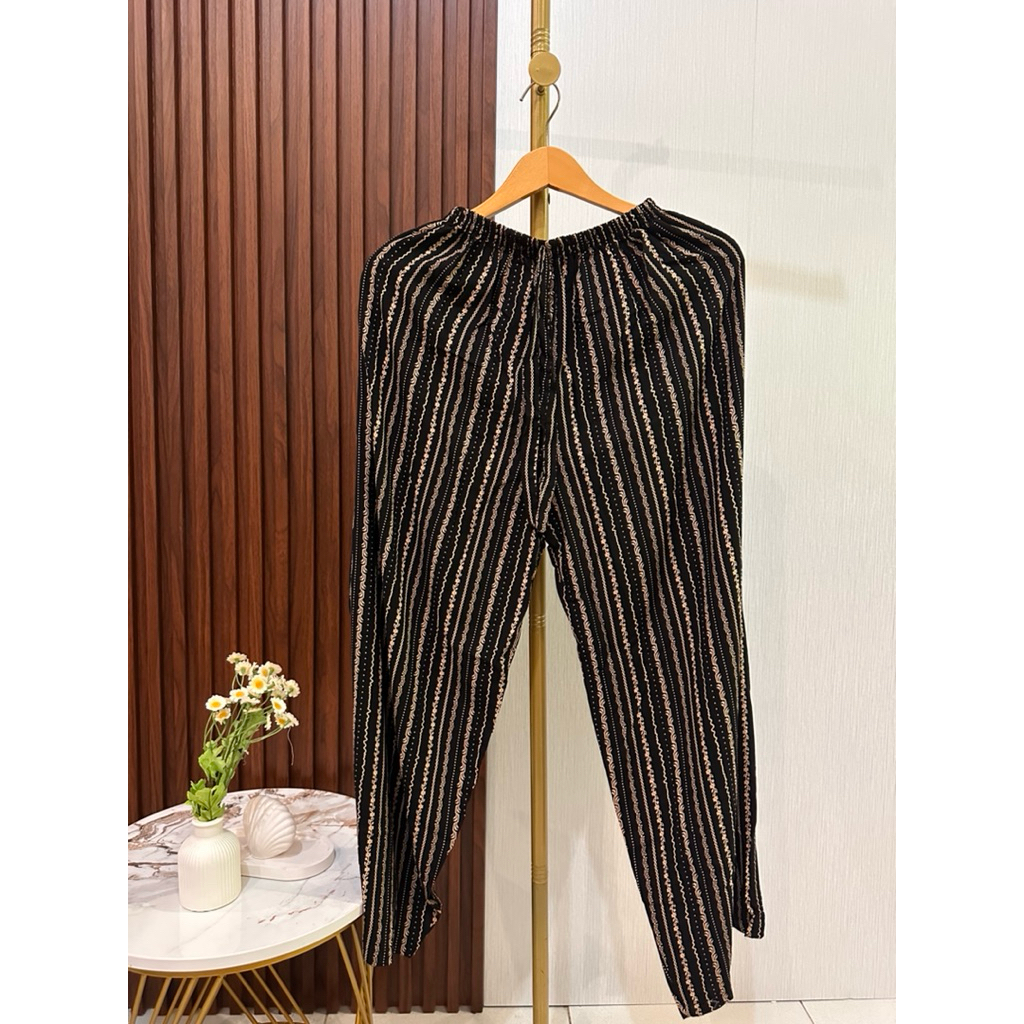 Celana Kulot Rayon Panjang Garis-Garis Bahan Premium