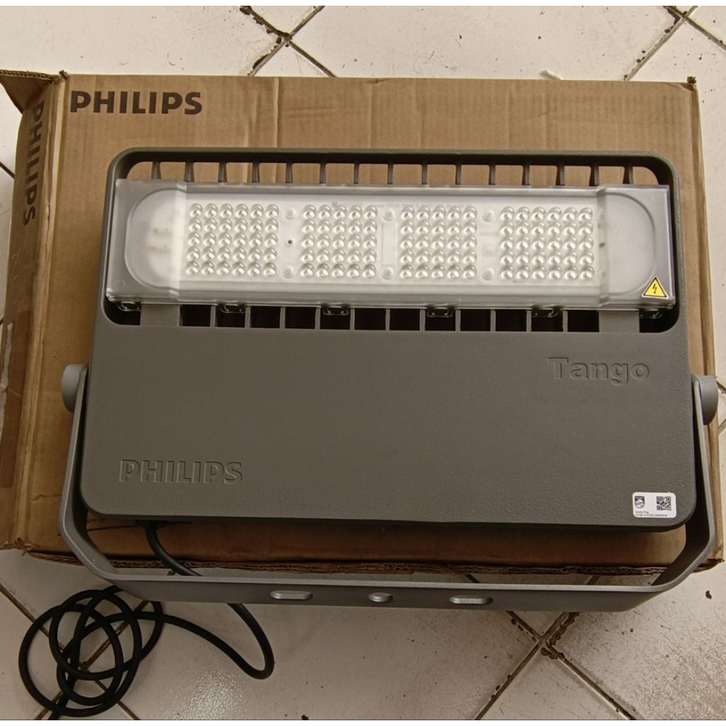 Led BVP 381 LED65/WW 50watt cahaya kuning/warm white IP66 PHILIPS