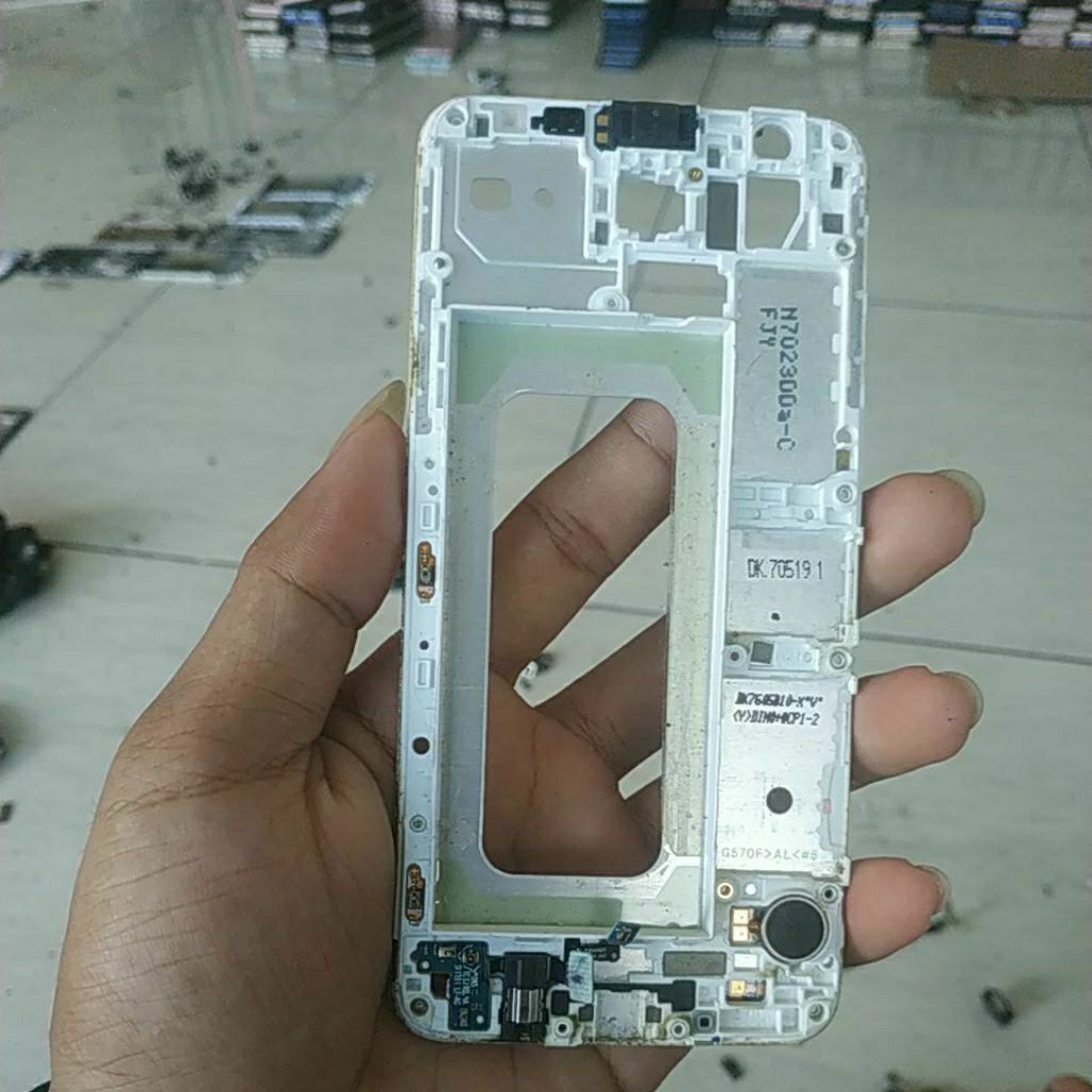 frame bekas samsung j5 prime dapat sesuai gambar