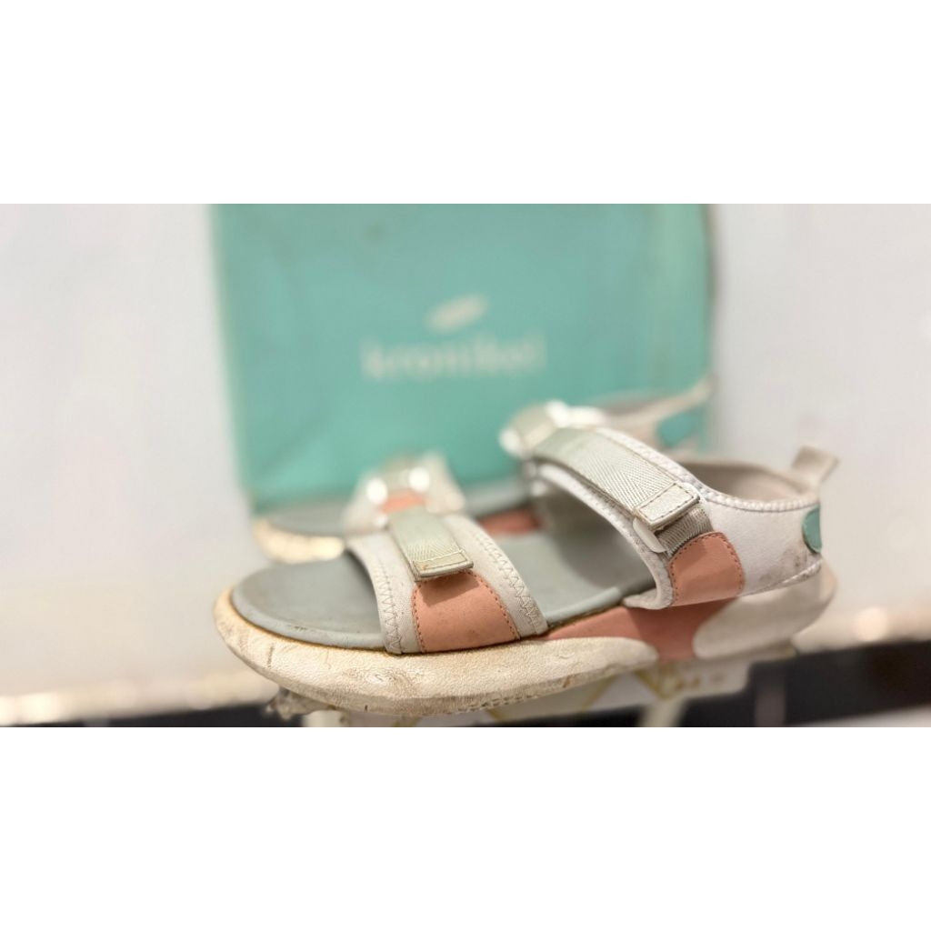 Preloved sandal kronikel