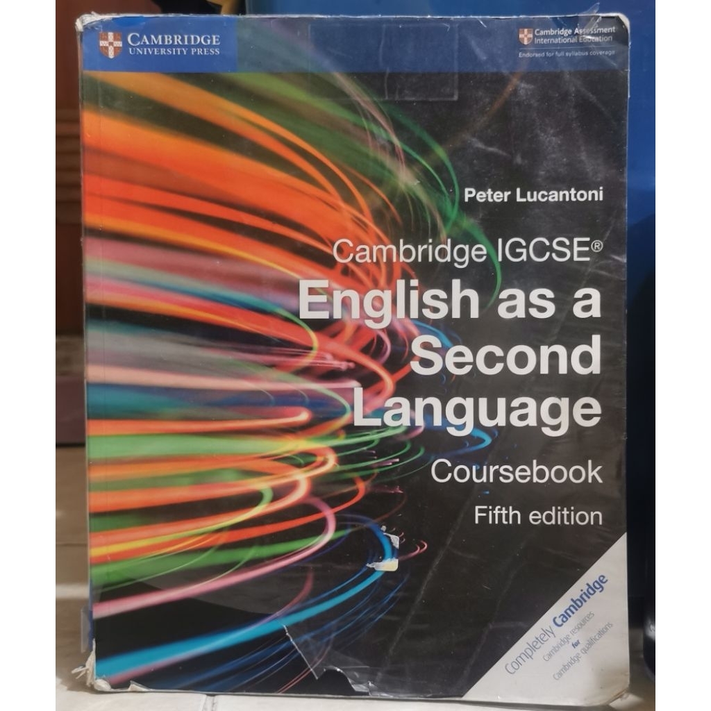Buku English Cambridge IGCSE Coursebook 5th Edition.