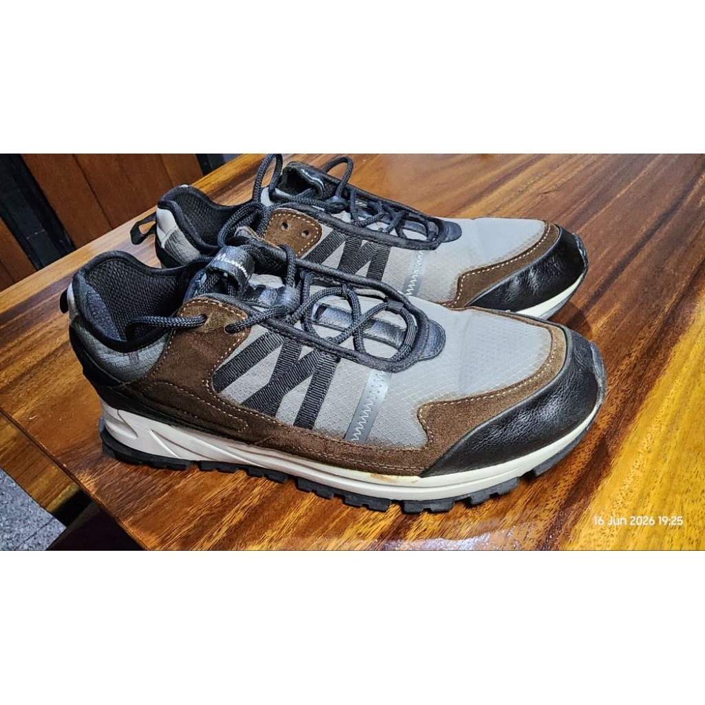 Massimo Dutti Trail Sneakers Pria Size 44 (28.5 cm) Original Abu Coklat Casual Outdoor