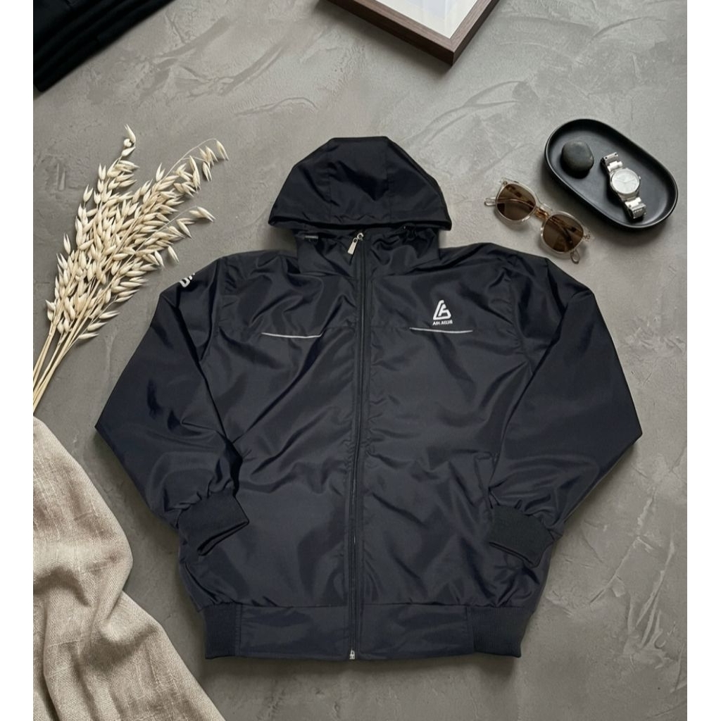 JAKET WINDBREAKERS HITAM REFLEKTIF