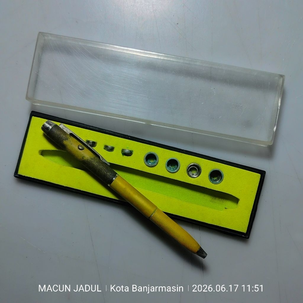 SENTER LASER BOLPOIN, MAINAN JADUL ERA90AN, MAINAN JADULAN, MAINAN NOSTALGIA 90AN