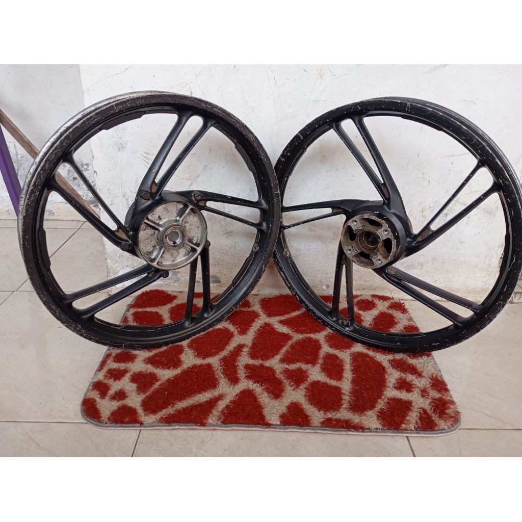 Velg pelek racing Honda Blade 110 Depan Belakang Original Copotan
