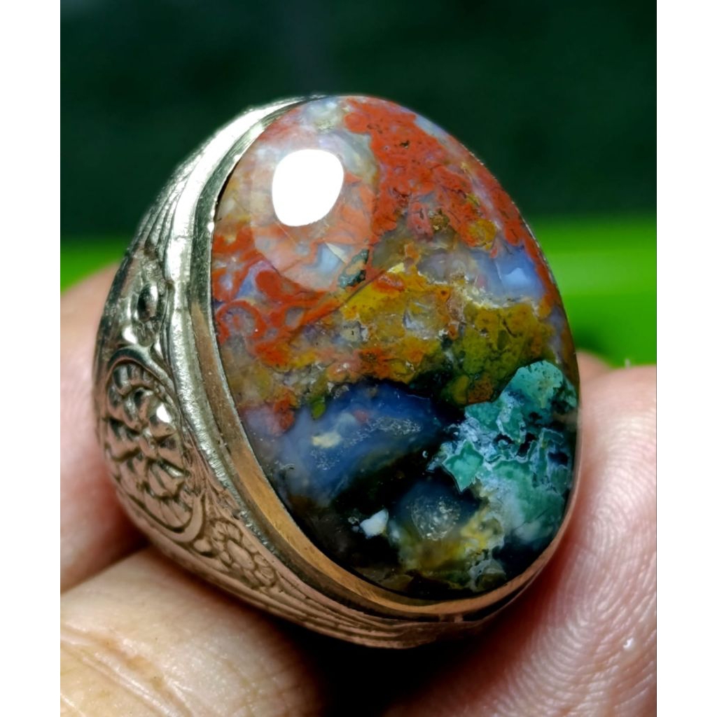 Cincin batu pancawarna kristal