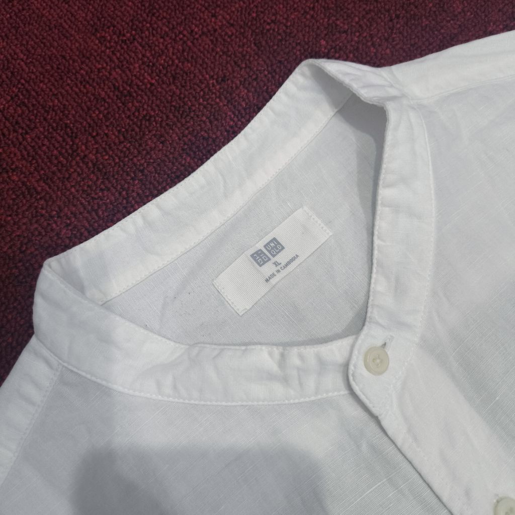 Kemeja sanghai putih pria UNIQLO