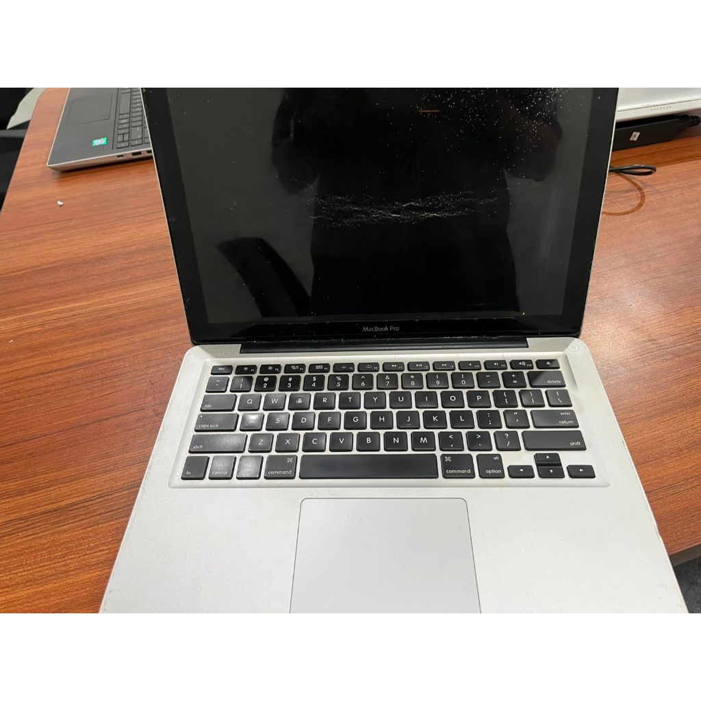 Casing Macbook Pro 2010