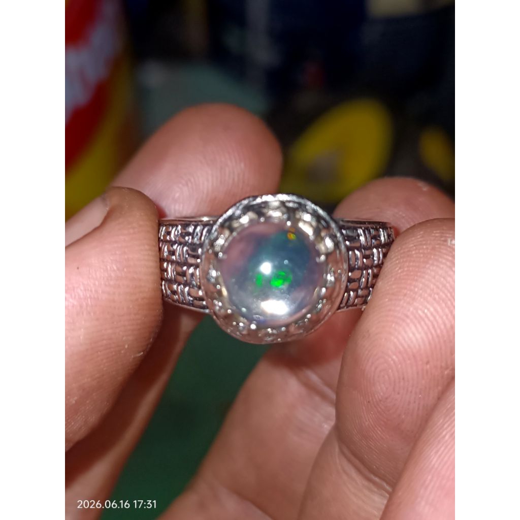 Batu kalimaya kristal