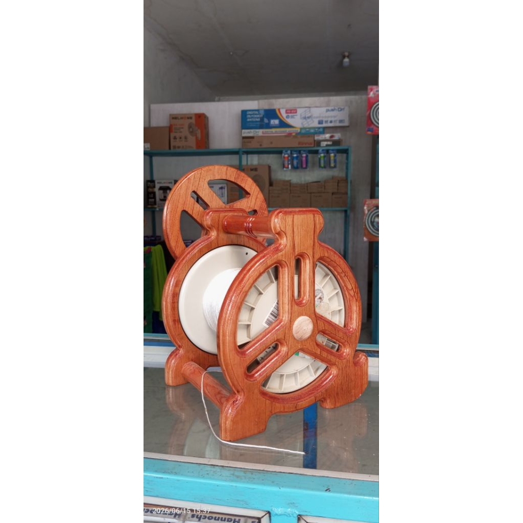 gulungan benang, katrol layangan besar