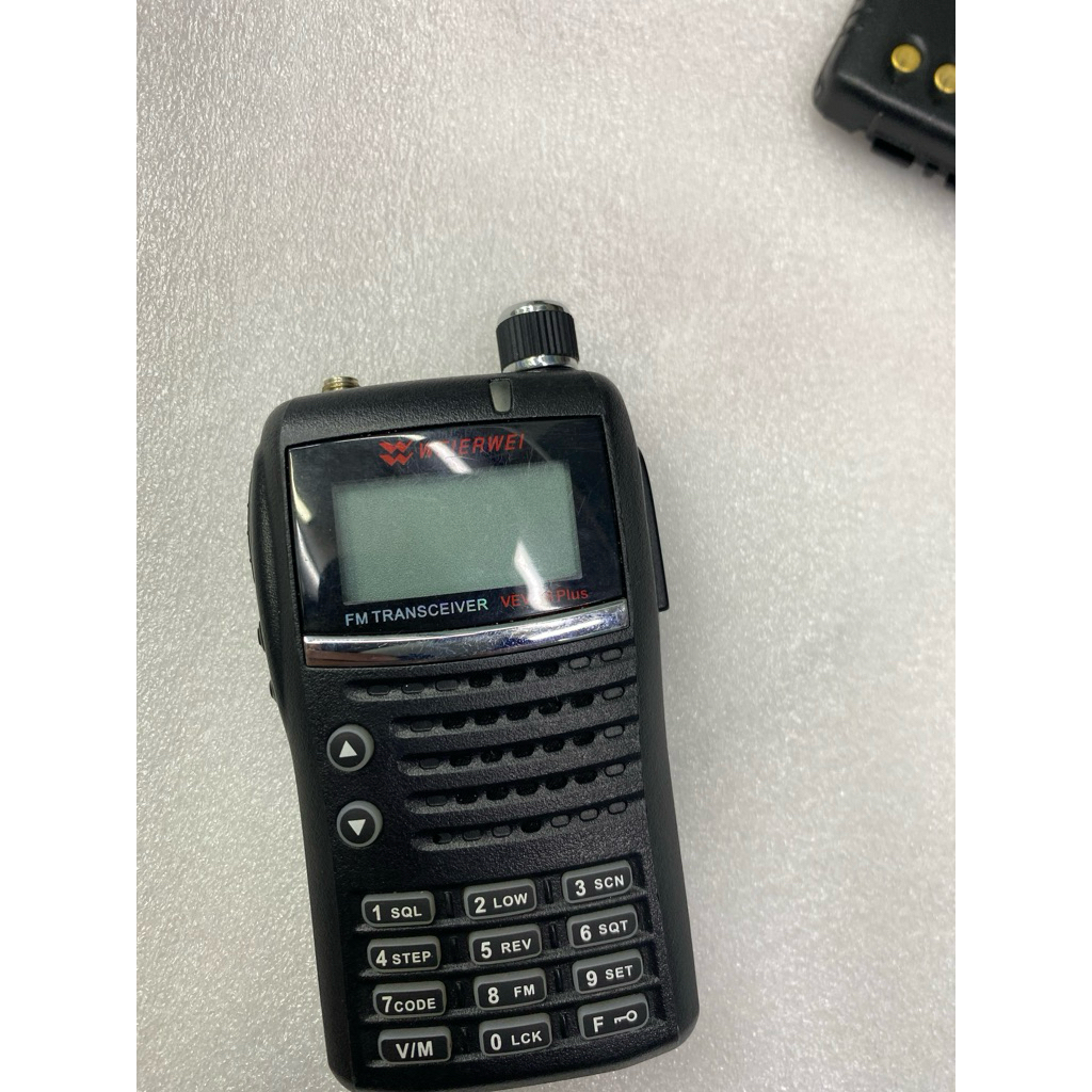 WEIERWEI MODEL:VEV-V8 Plus FREQ:400-470MHz Ht bekas