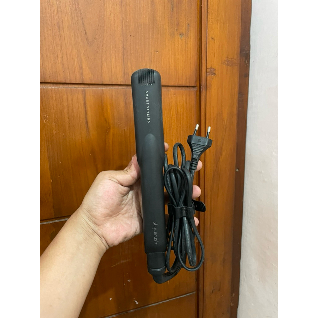 Stylerush Hair Straightener SR302AV