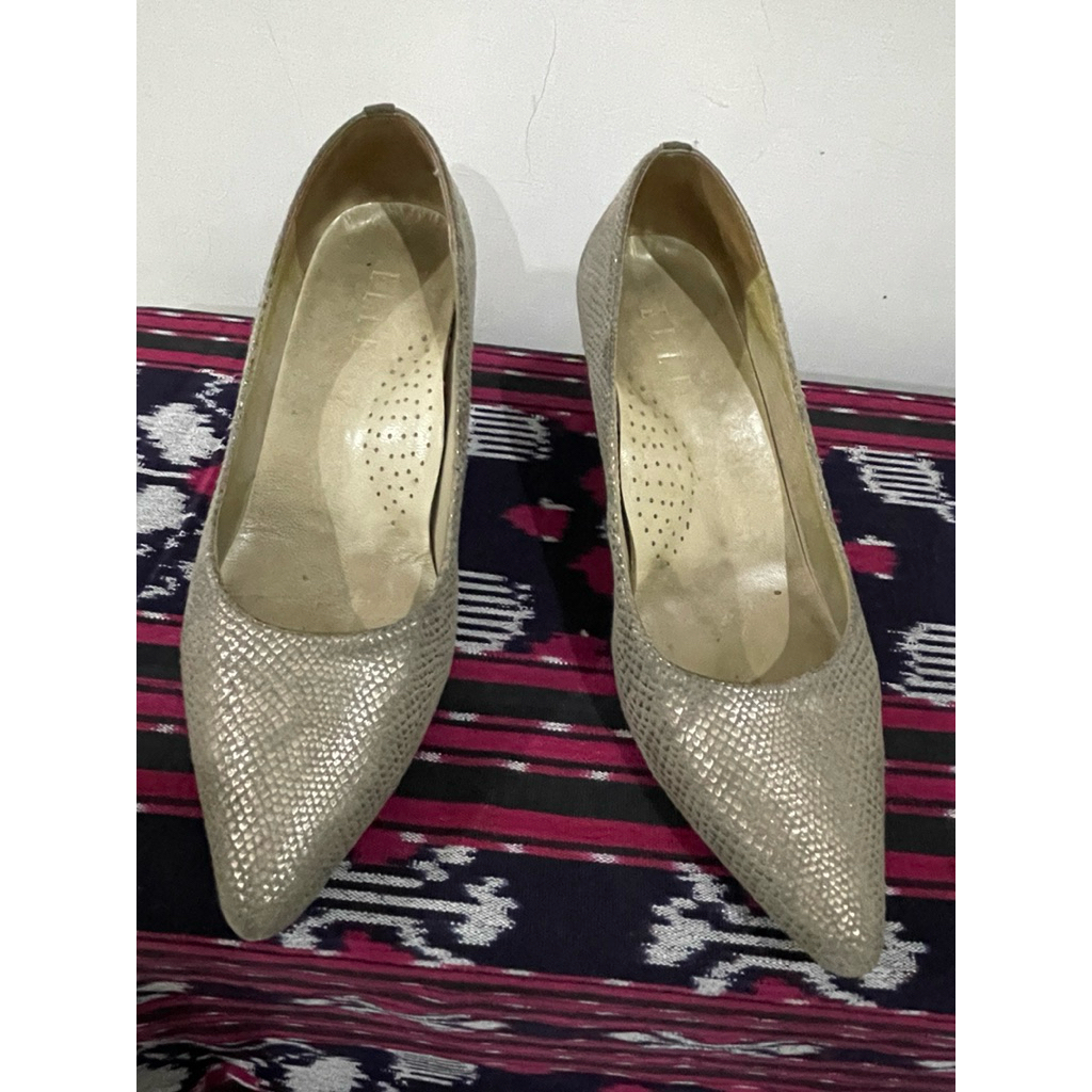 Sepatu heels ELLE preloved