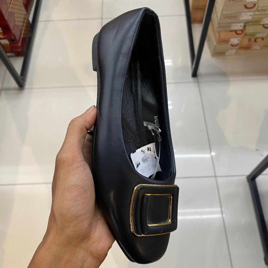 Plat shoes otha