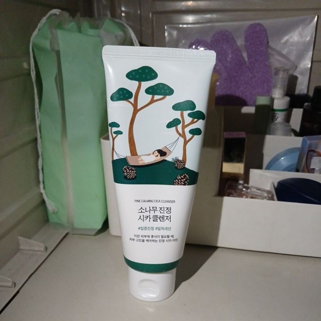 ROUND LAB PINE CALMING CICA CLEANSER