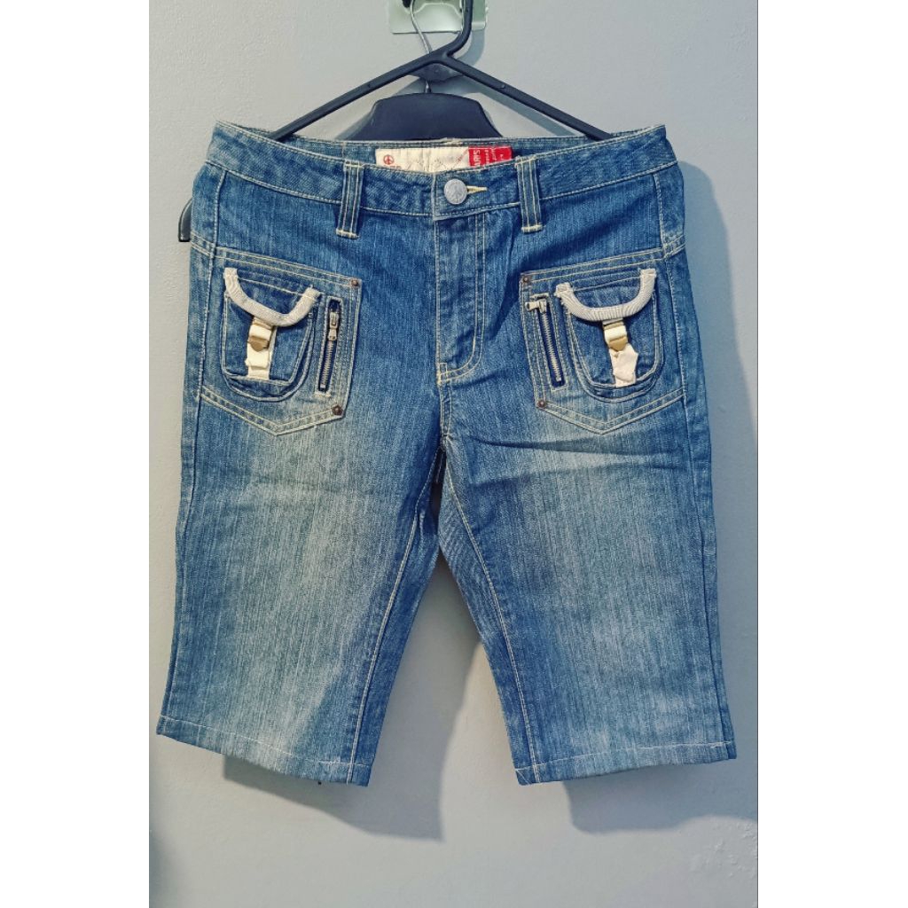 Celana Jeans Pendek CH79 Wanita