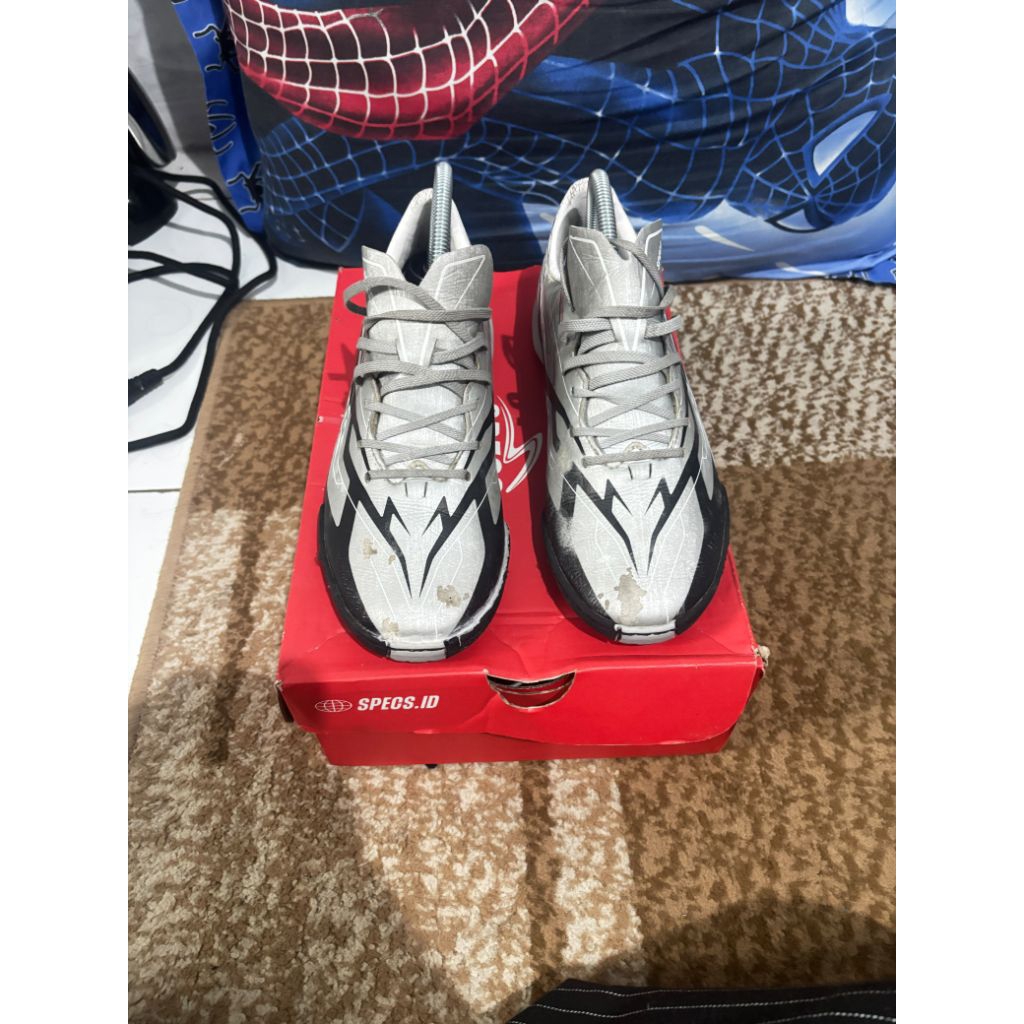 SEPATU FUTSAL SPECS SECOND SIZE 40