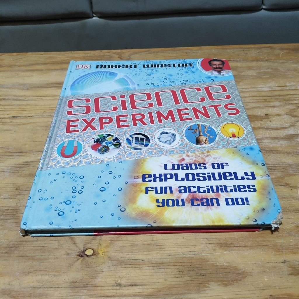 Buku Science Experiments DK
