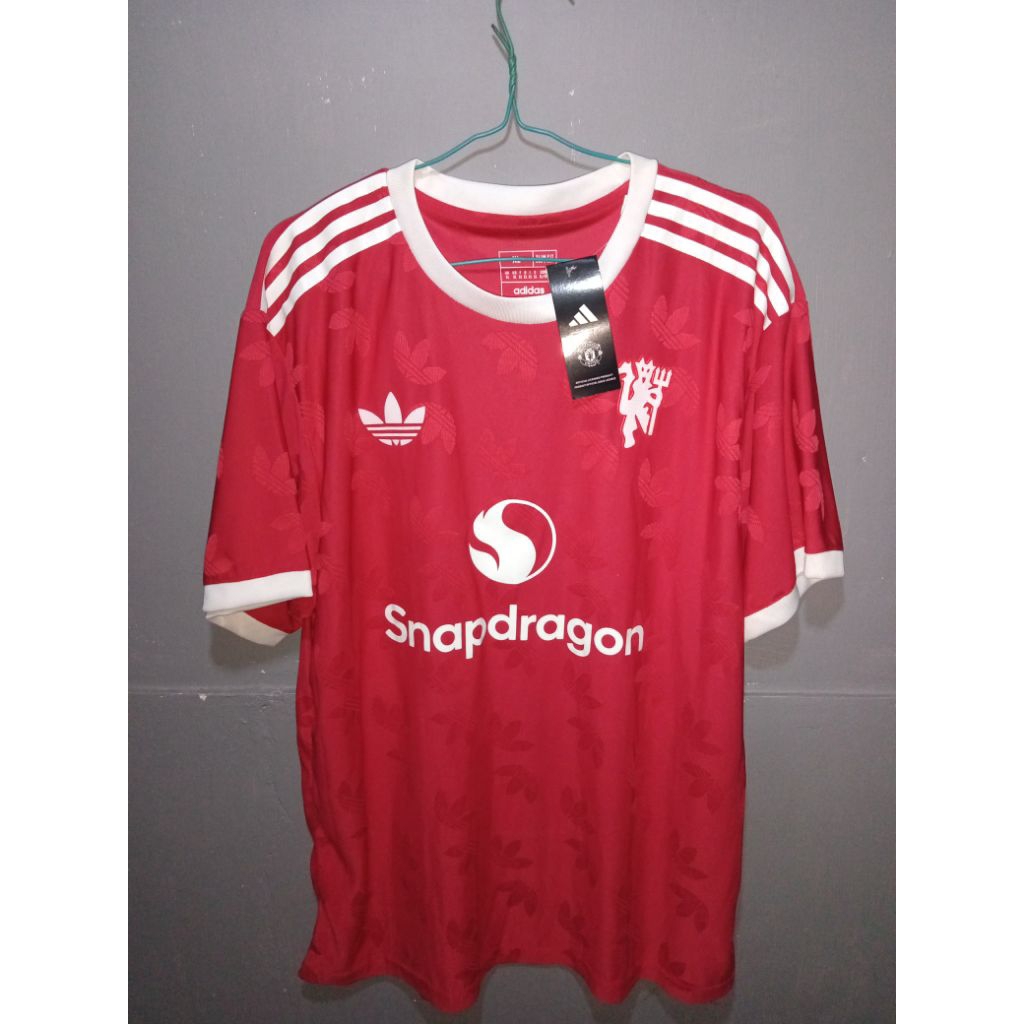 Jersey Manchester United player issue