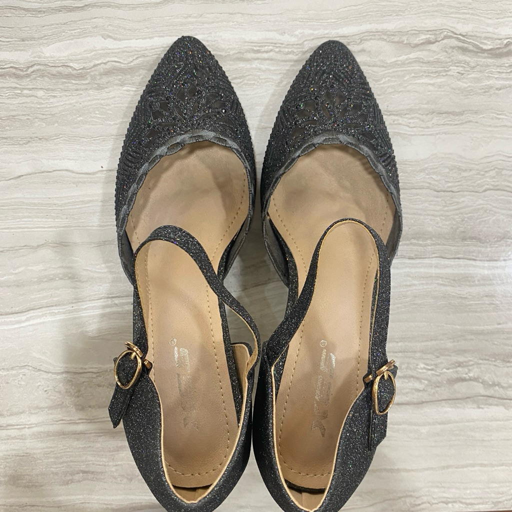 Preloved Xes heels ankle strap
