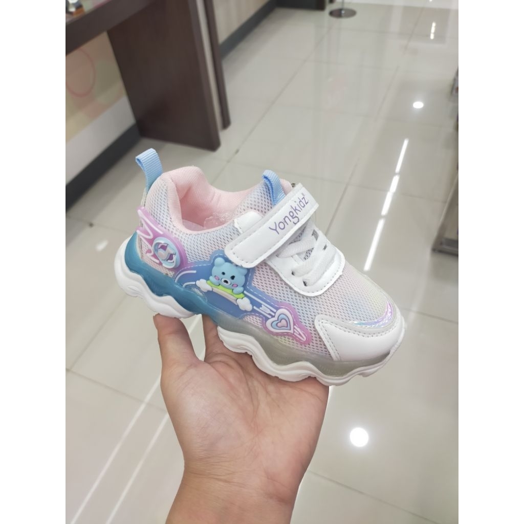 Sepatu Anak Cewe Yongkidz LED