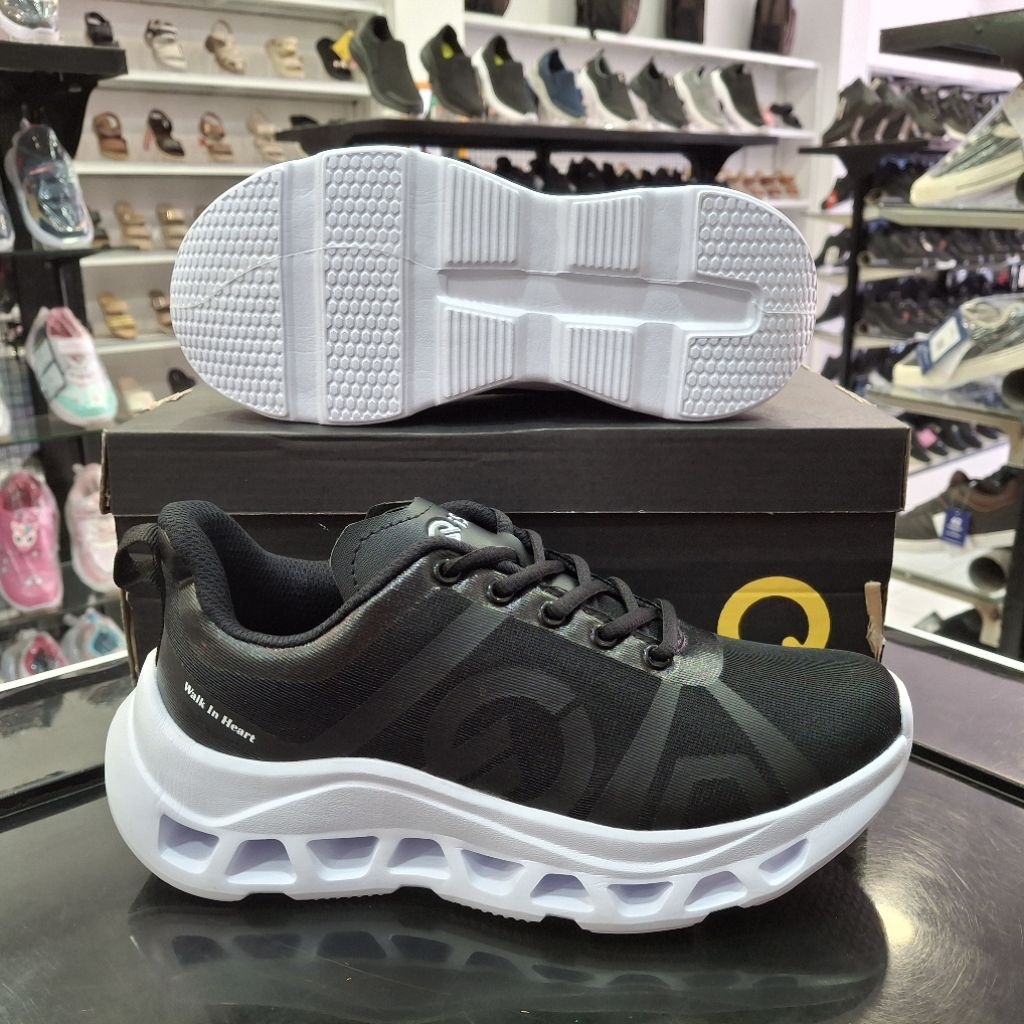 QISHI Sepatu Sekolah Sneakers | Caesar | Hitam Putih