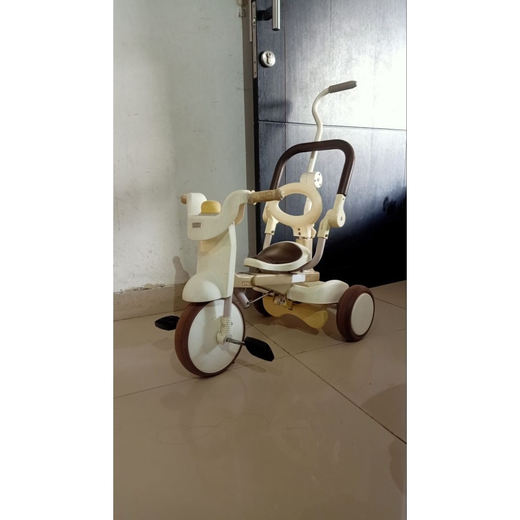 Preloved IIMO 2 Tricycle Baby Sepeda Bayi ELC Mothercare Roda Tiga