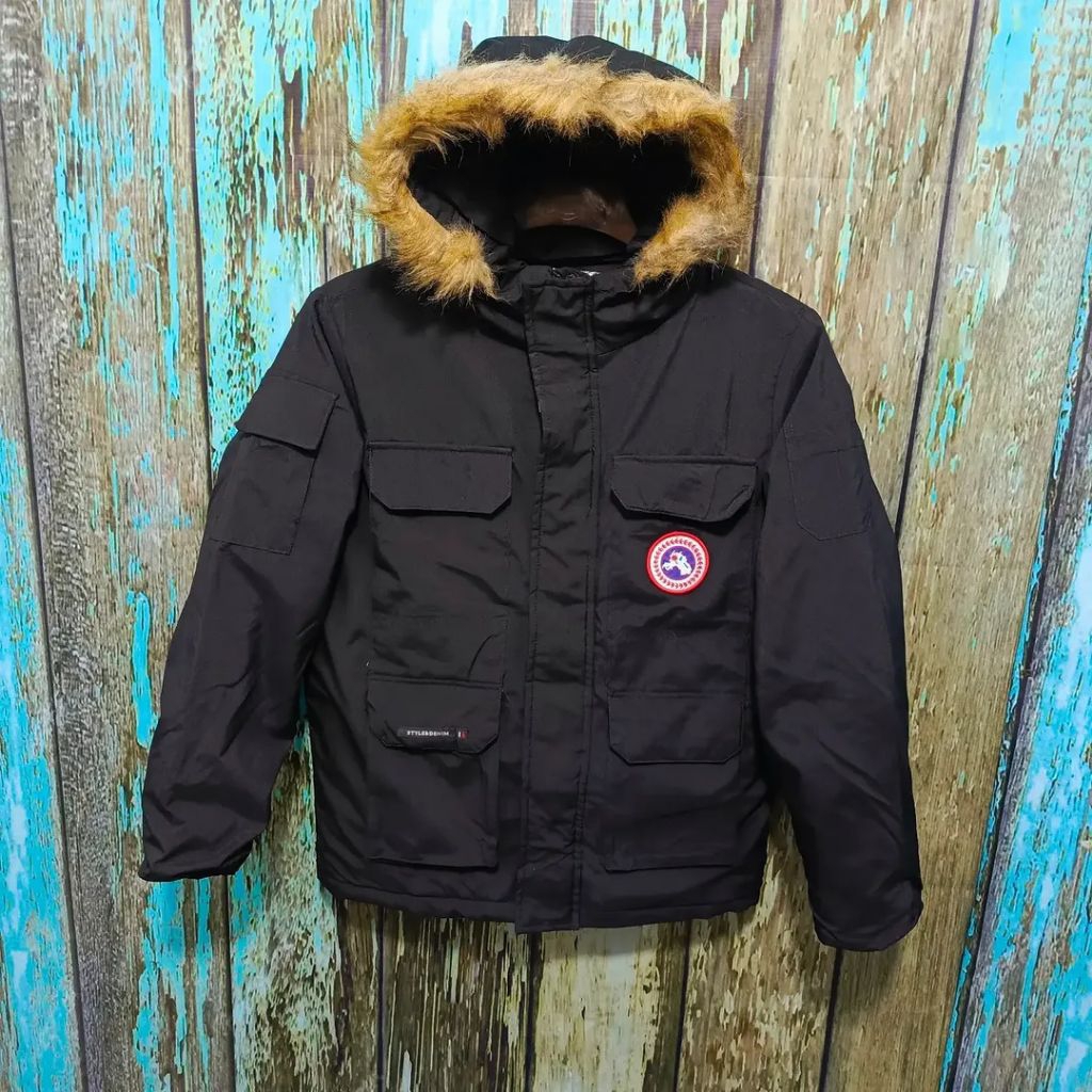 jaket bulu angsa CANADA GOOSE tebal size M (165) gunung bagus
