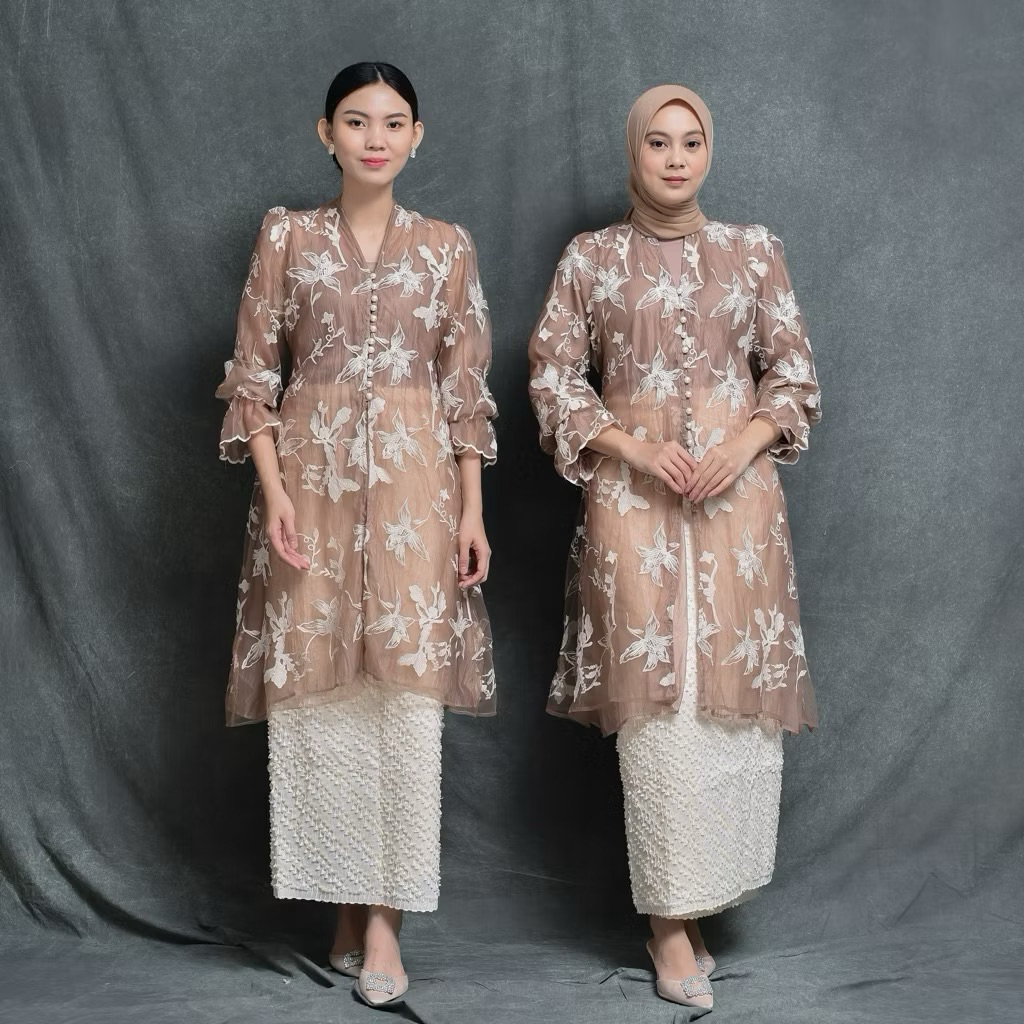 Sewa Luxxe studio / Sewa kebaya wisuda / Sewa one set
