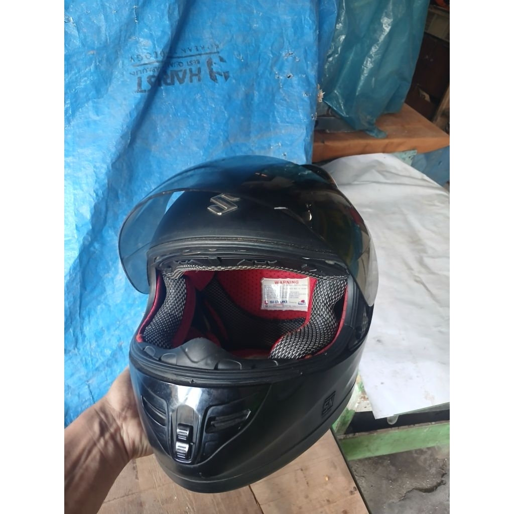 Helm suzuki