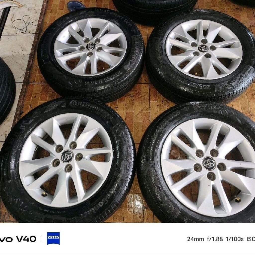 Velg oem Innova Reborn R16 + Ban continental 205/65 R16