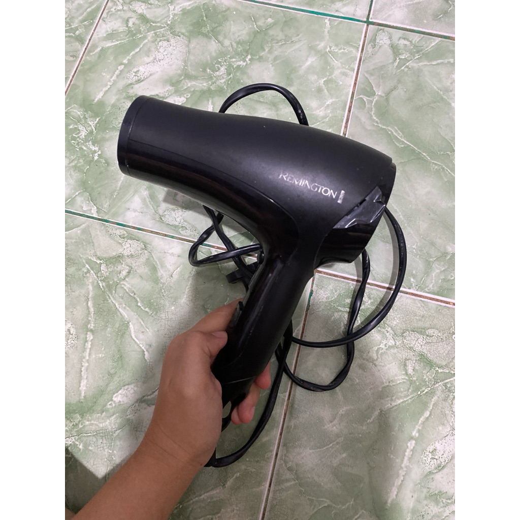 PRELOVED HAIRDRYER REMINGTON