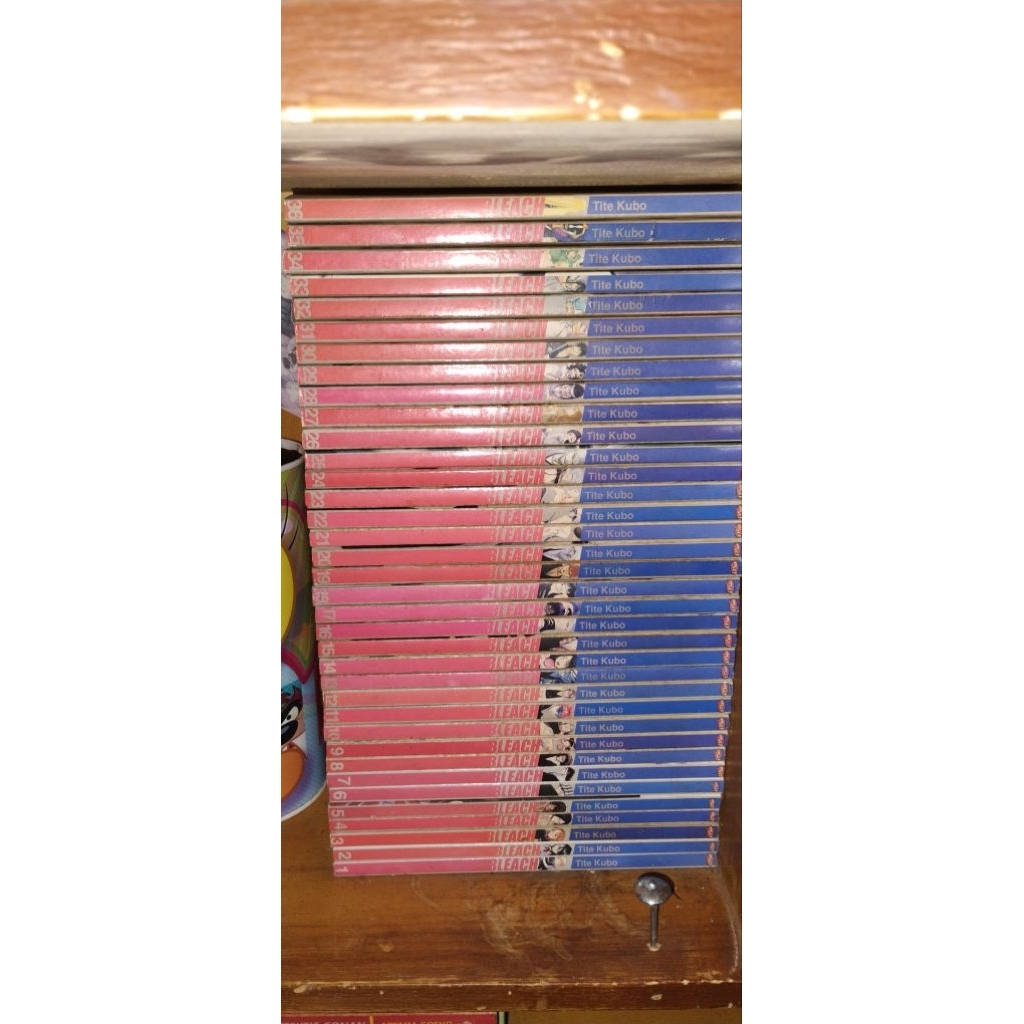 Paketan Komik Bleach 1-74 (Tamat)